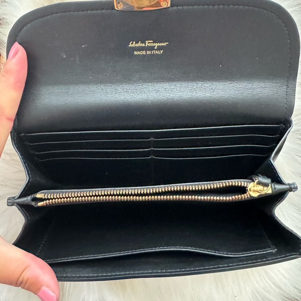Ferragamo Leather Wallet 🖤 - Picture 6 of 6